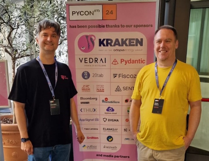 Boris en Steffan bij de ingang van Pycon Italy