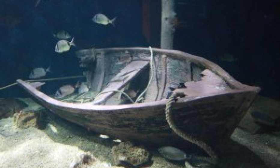 Luckily the only ship that sank in Valencia