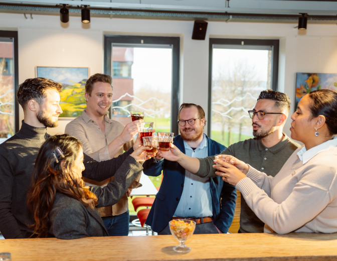 Samen glas heffen