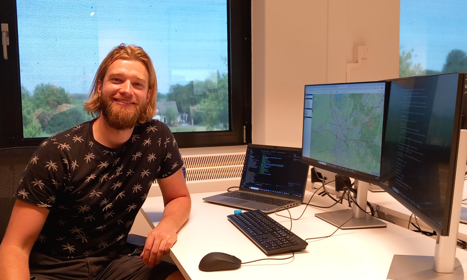 Guus Holtkuile op werk