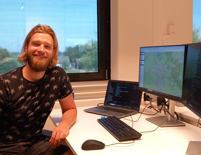 Guus Holtkuile op werk