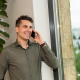 Tom Theloesen L&D Boost Program expert bij L&D Talents aan de telefoon